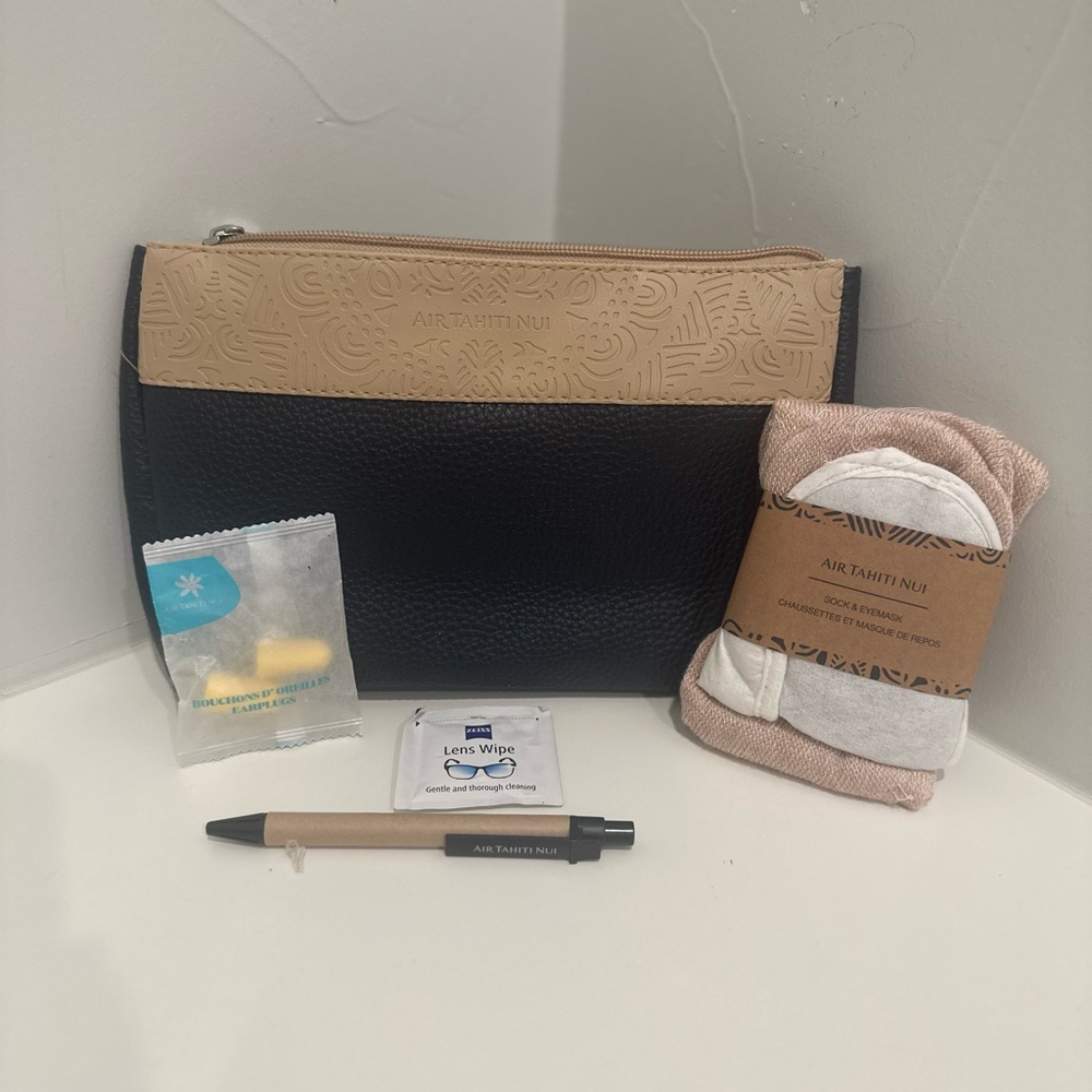 Air Tahiti Nui Travel Kit with Navy and Tan Pouch
